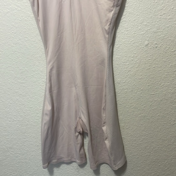 Assets Red Hot Label by Spanx Women's Shapewear. Very Good Condition. Size L. - Picture 6 of 9